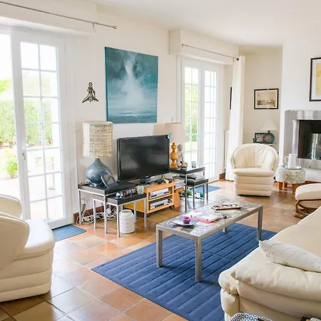 Дом отдыха A 600m De La Plage, Maison De Famille Pour 9 *